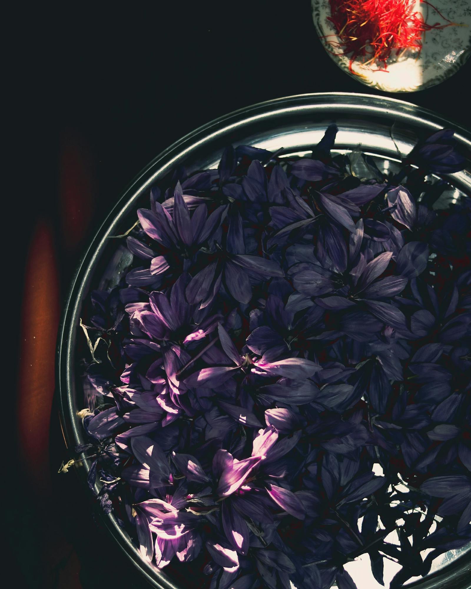 Saffron antioxidants — crocin and safranal explained