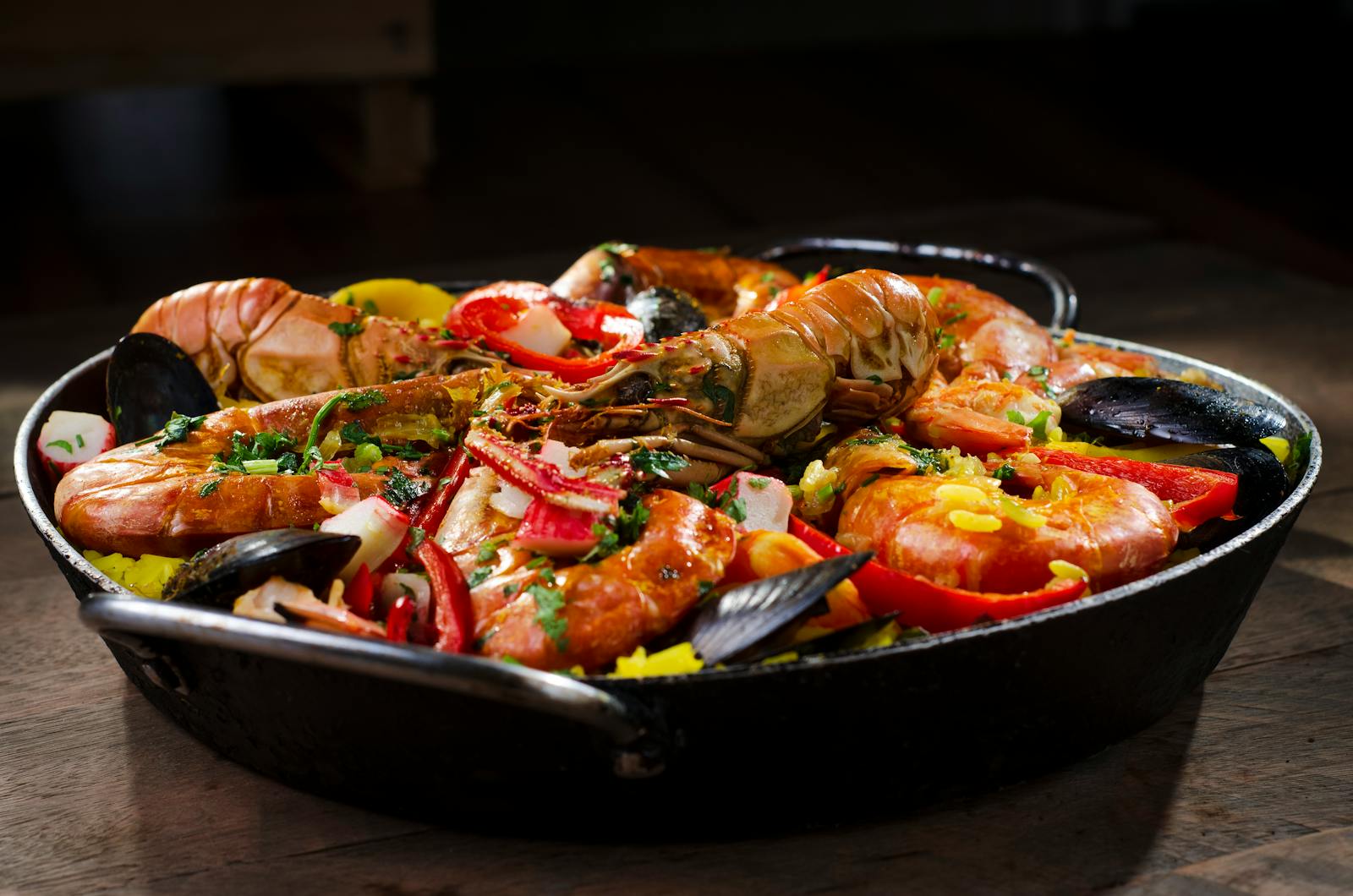 Saffron in Spanish and Mediterranean cuisine — paella and more